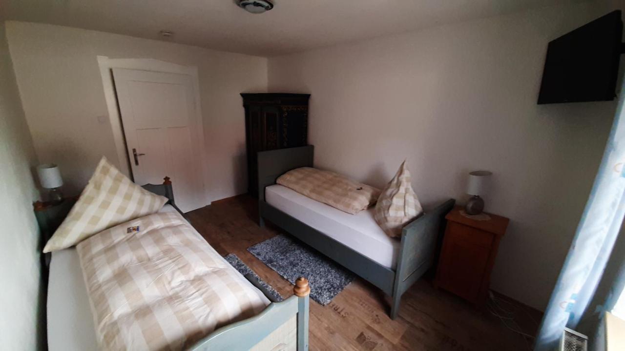 Apartmenthaus "Zum Birnbaum" Rosstal Екстер'єр фото