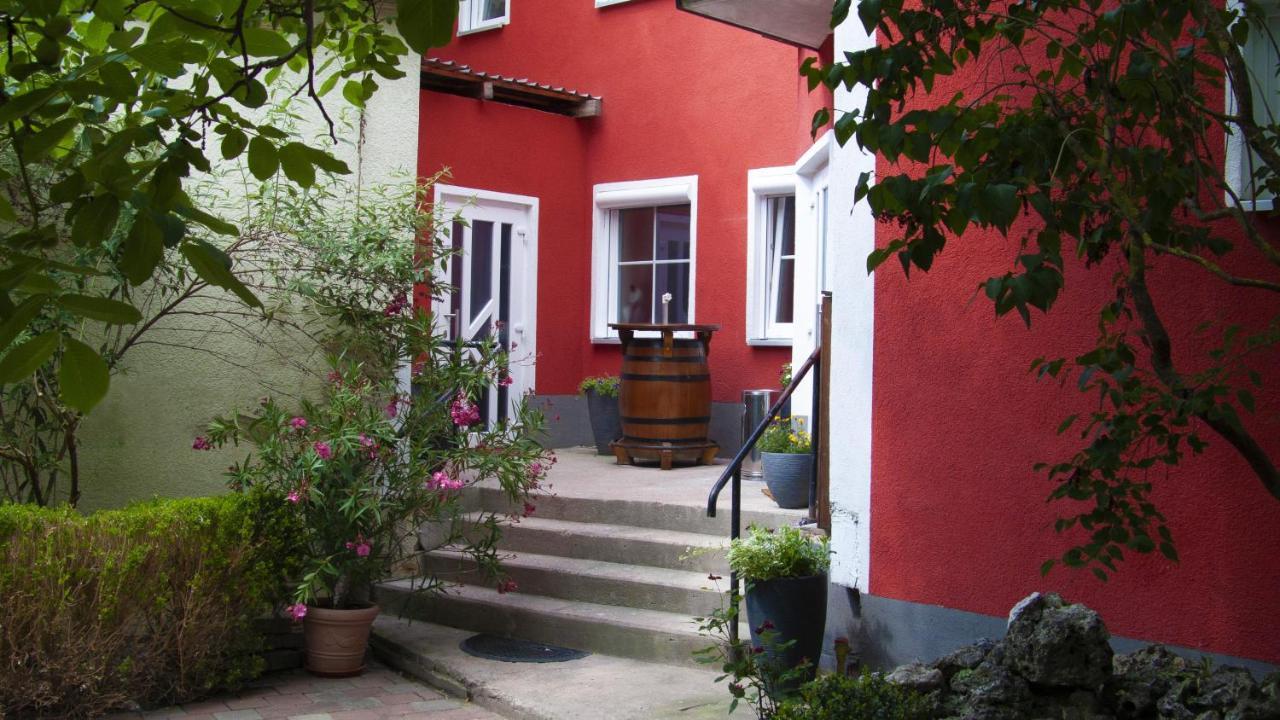 Apartmenthaus "Zum Birnbaum" Rosstal Екстер'єр фото