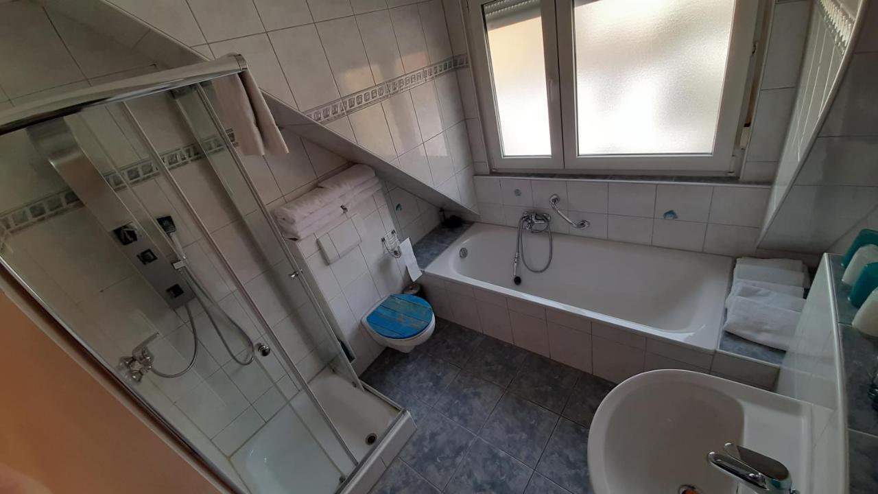 Apartmenthaus "Zum Birnbaum" Rosstal Екстер'єр фото